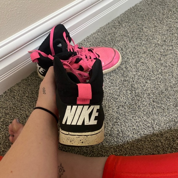 Nike Basketball Shoes - Picture 3 of 3